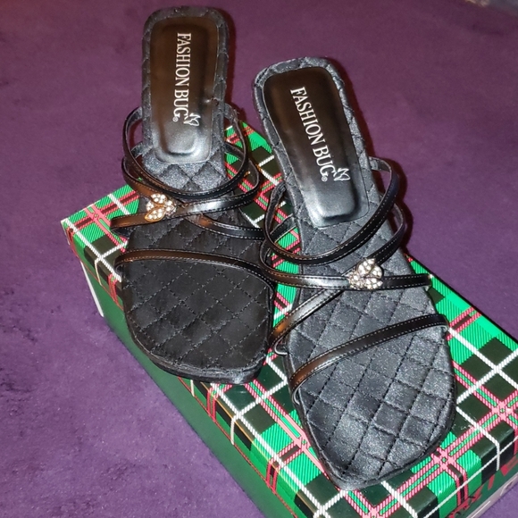 Fashion Bug Shoes - 🔷️$8/ea OR 3/$20🔷️Vnt & Cute FASHION BUG Sandals